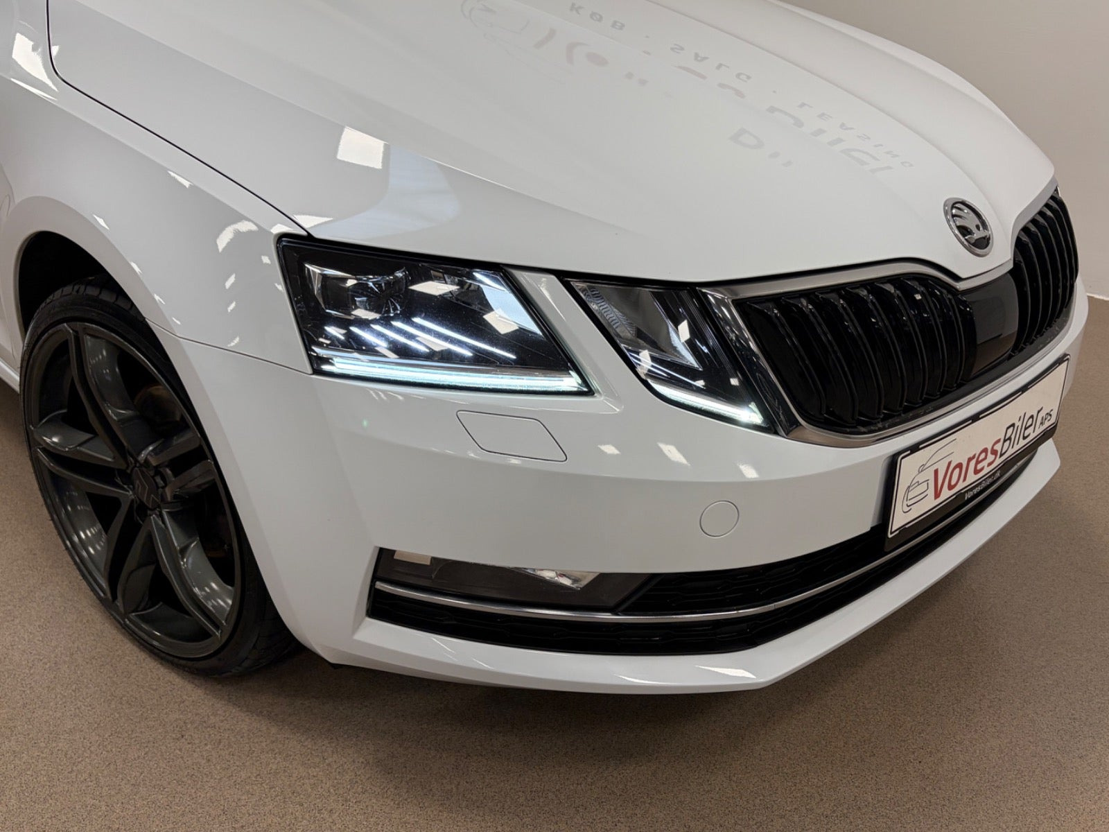 Hvid Skoda Octavia fra 2020