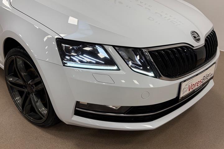 Hvid Skoda Octavia fra 2020