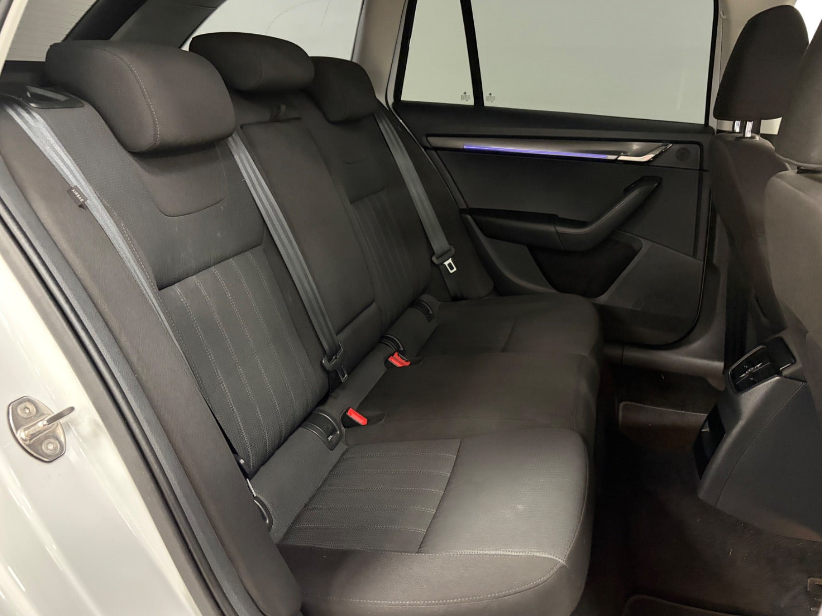 Hvid Skoda Octavia fra 2020