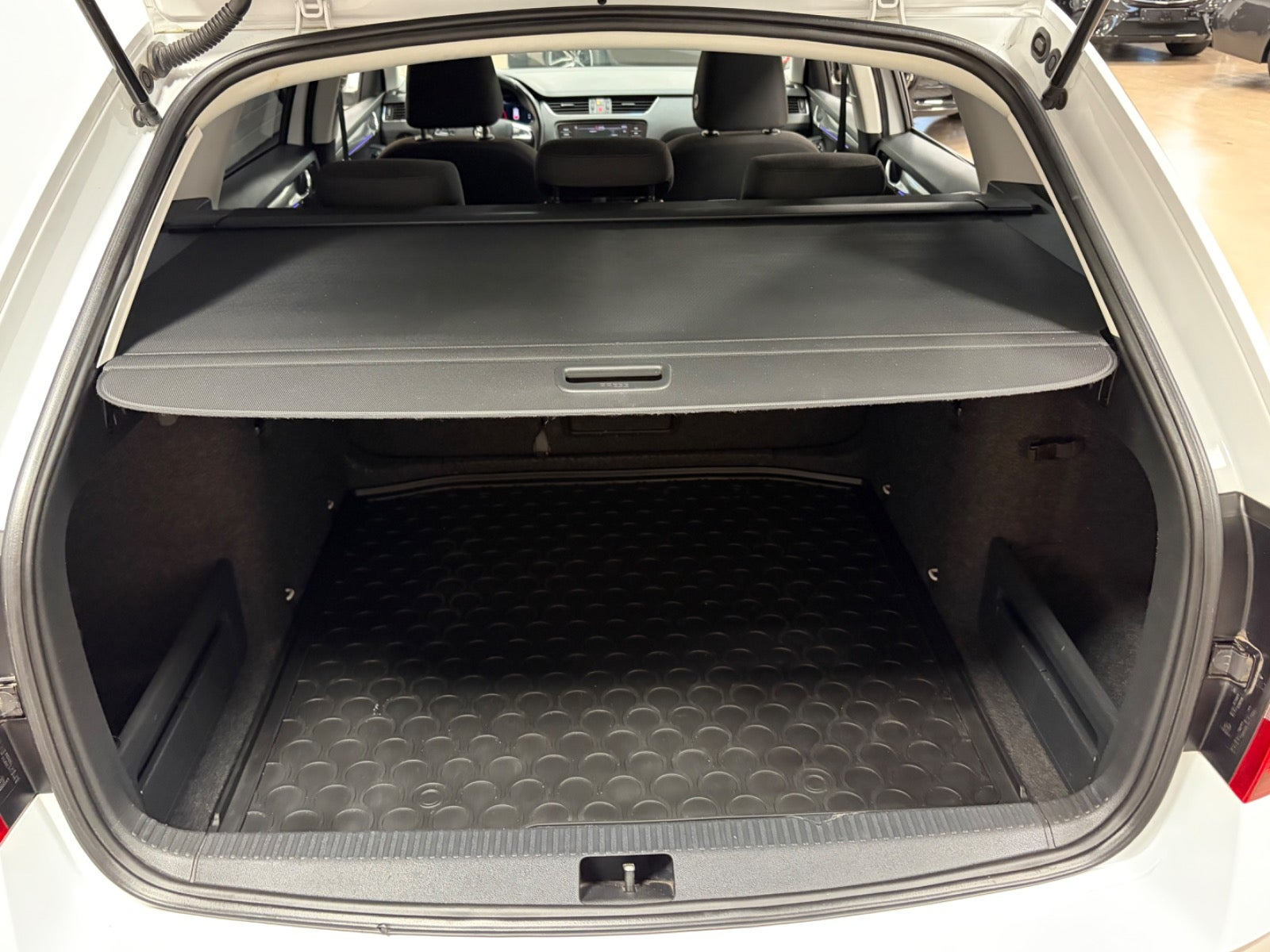 Hvid Skoda Octavia fra 2020