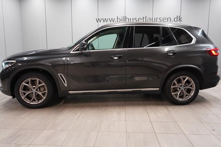 Grå BMW X5 fra 2021