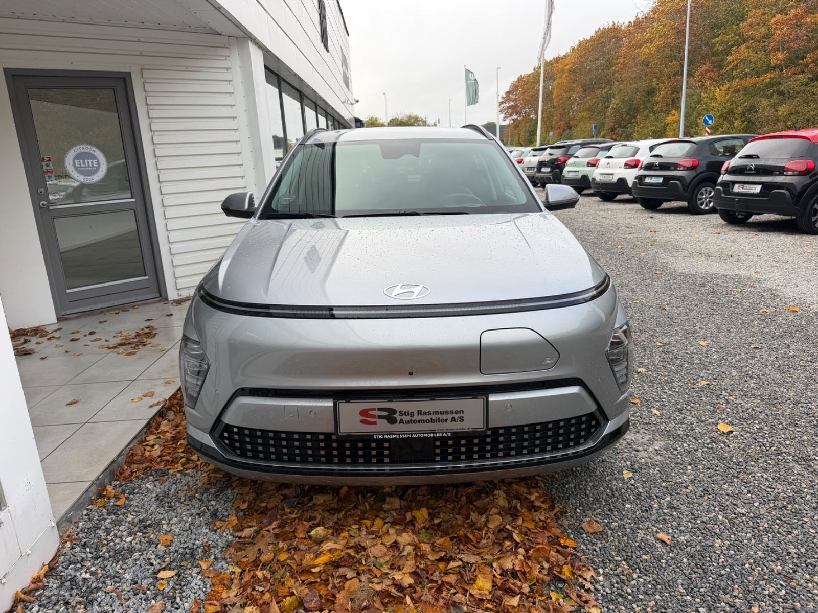 Grå Hyundai Kona fra 2024