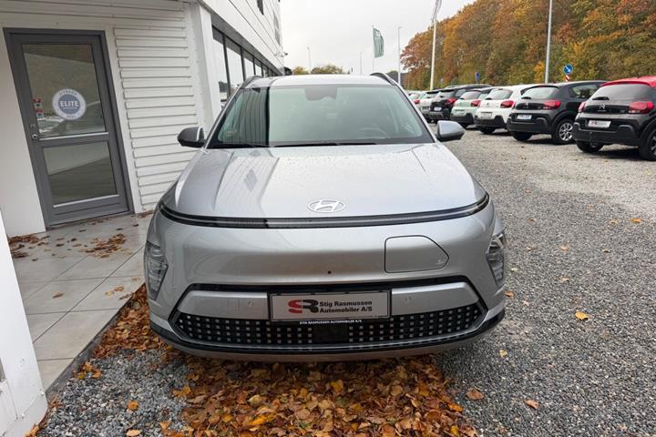 Grå Hyundai Kona fra 2024