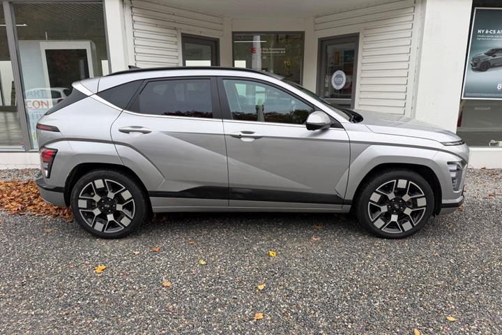 Grå Hyundai Kona fra 2024