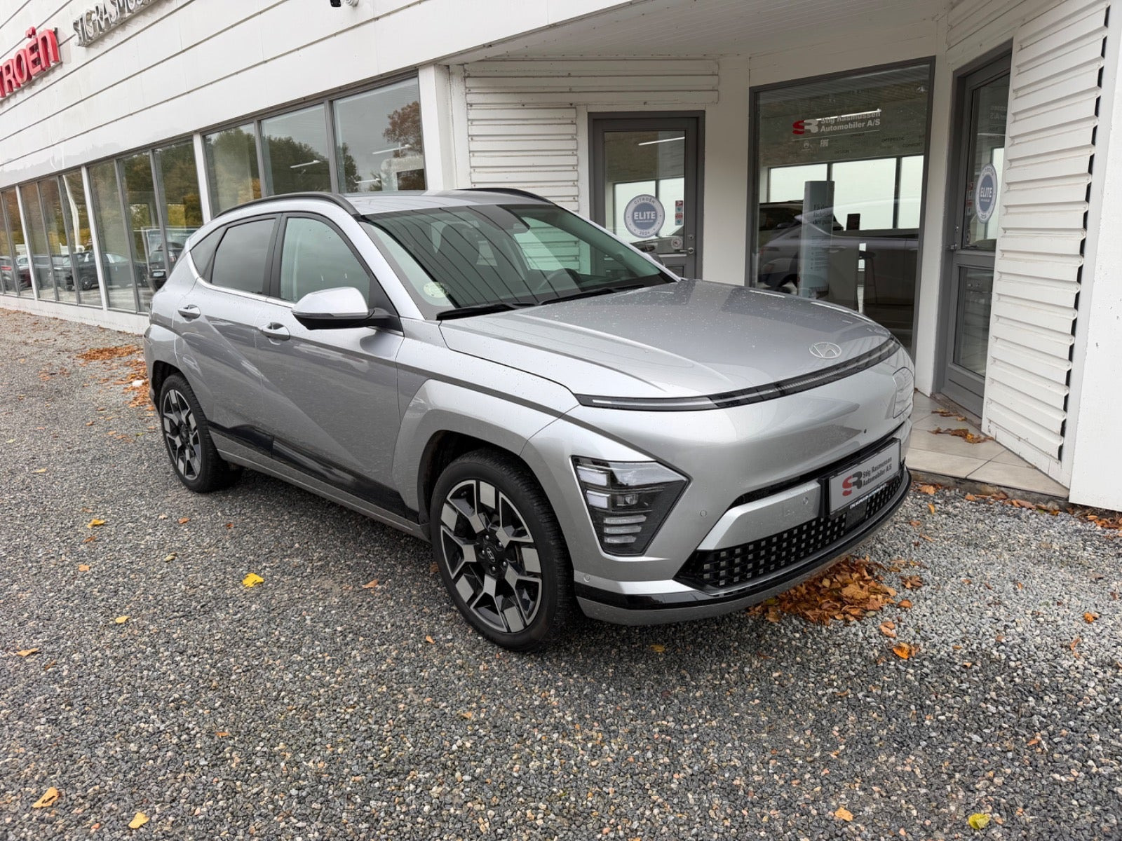 Grå Hyundai Kona fra 2024