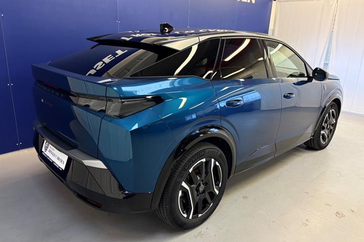 Blå Peugeot e-3008 fra 2025