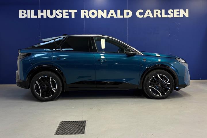 Blå Peugeot e-3008 fra 2025