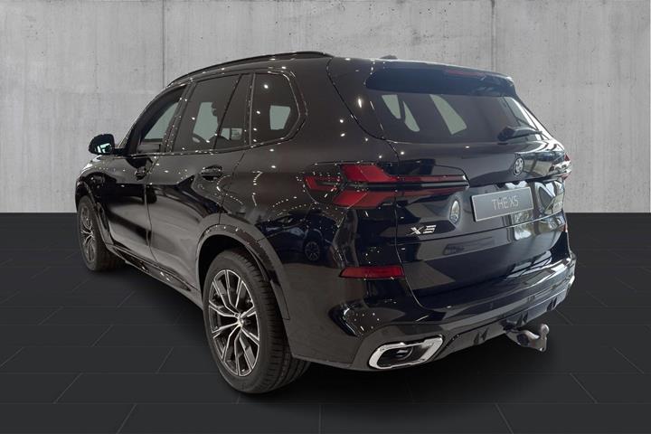 Sort BMW X5 fra 2025