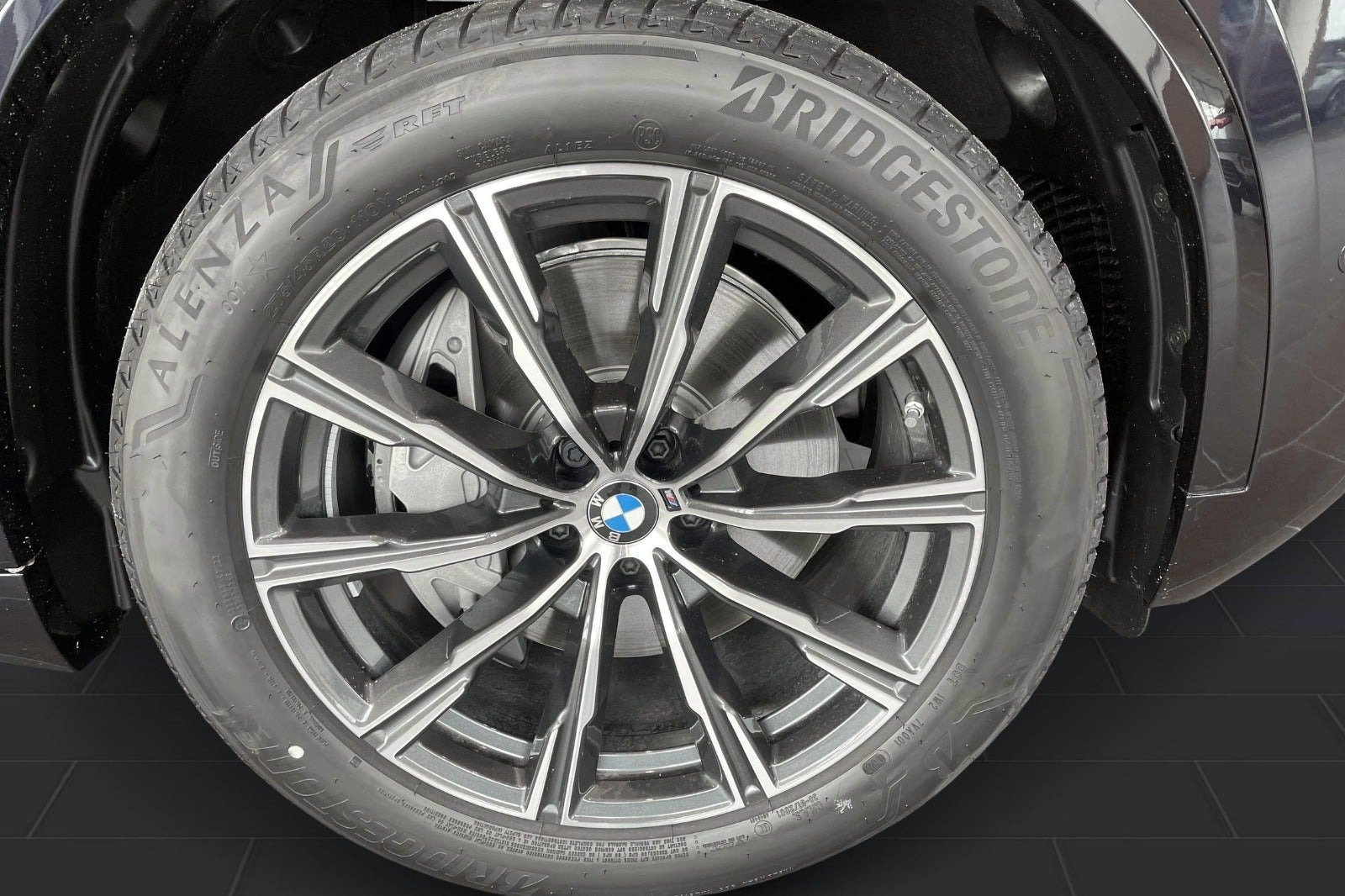 Sort BMW X5 fra 2025
