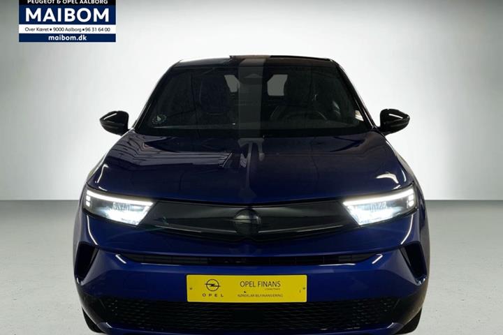 Blå Opel Mokka-e fra 2025