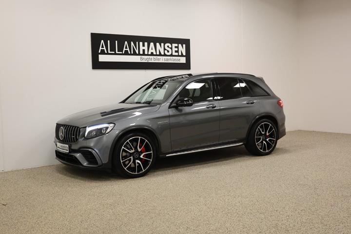 Grå Mercedes GLC63 fra 2018