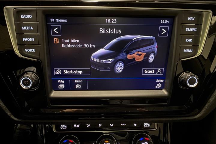 Hvid VW Touran fra 2017