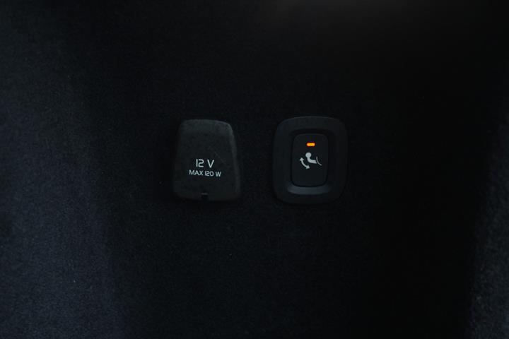 Grå Volvo V60 fra 2021