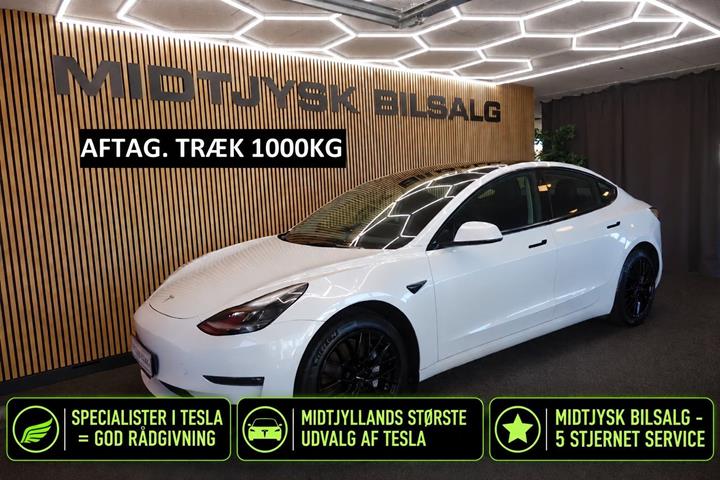 Hvid Tesla Model 3 fra 2022