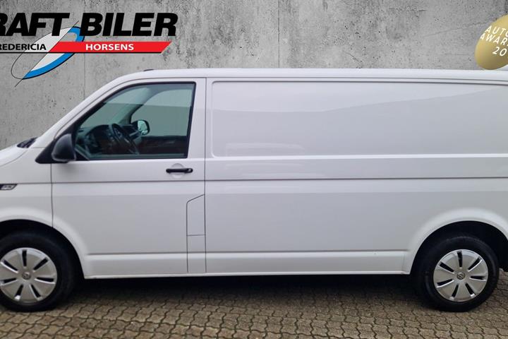 Hvid VW Transporter fra 2024
