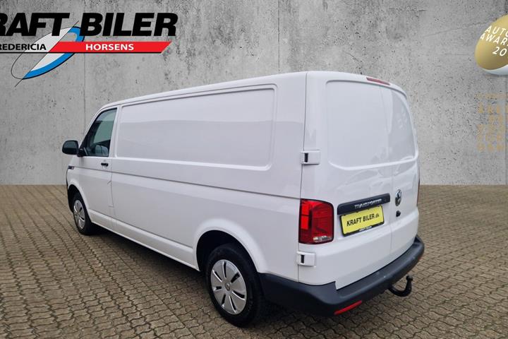 Hvid VW Transporter fra 2024