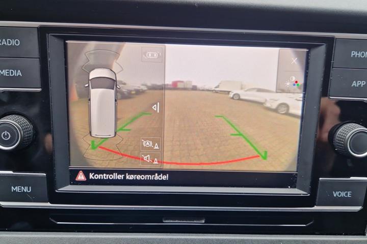 Hvid VW Transporter fra 2024