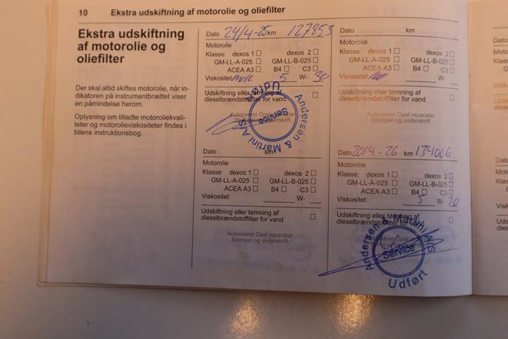 Grå Opel Corsa fra 2011