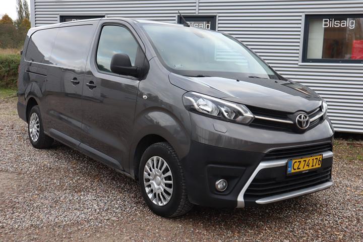 Grå Toyota ProAce fra 2021