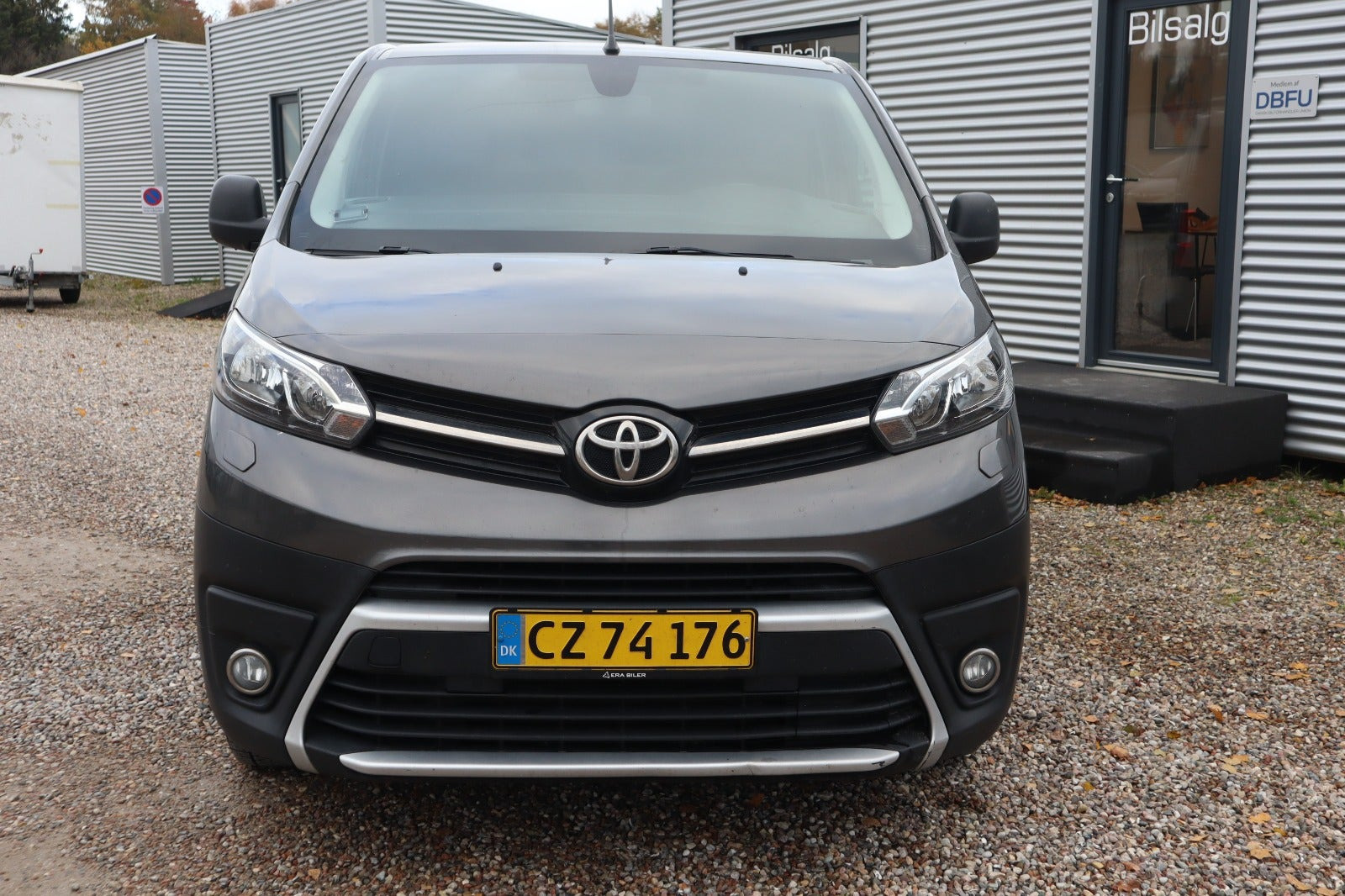 Grå Toyota ProAce fra 2021