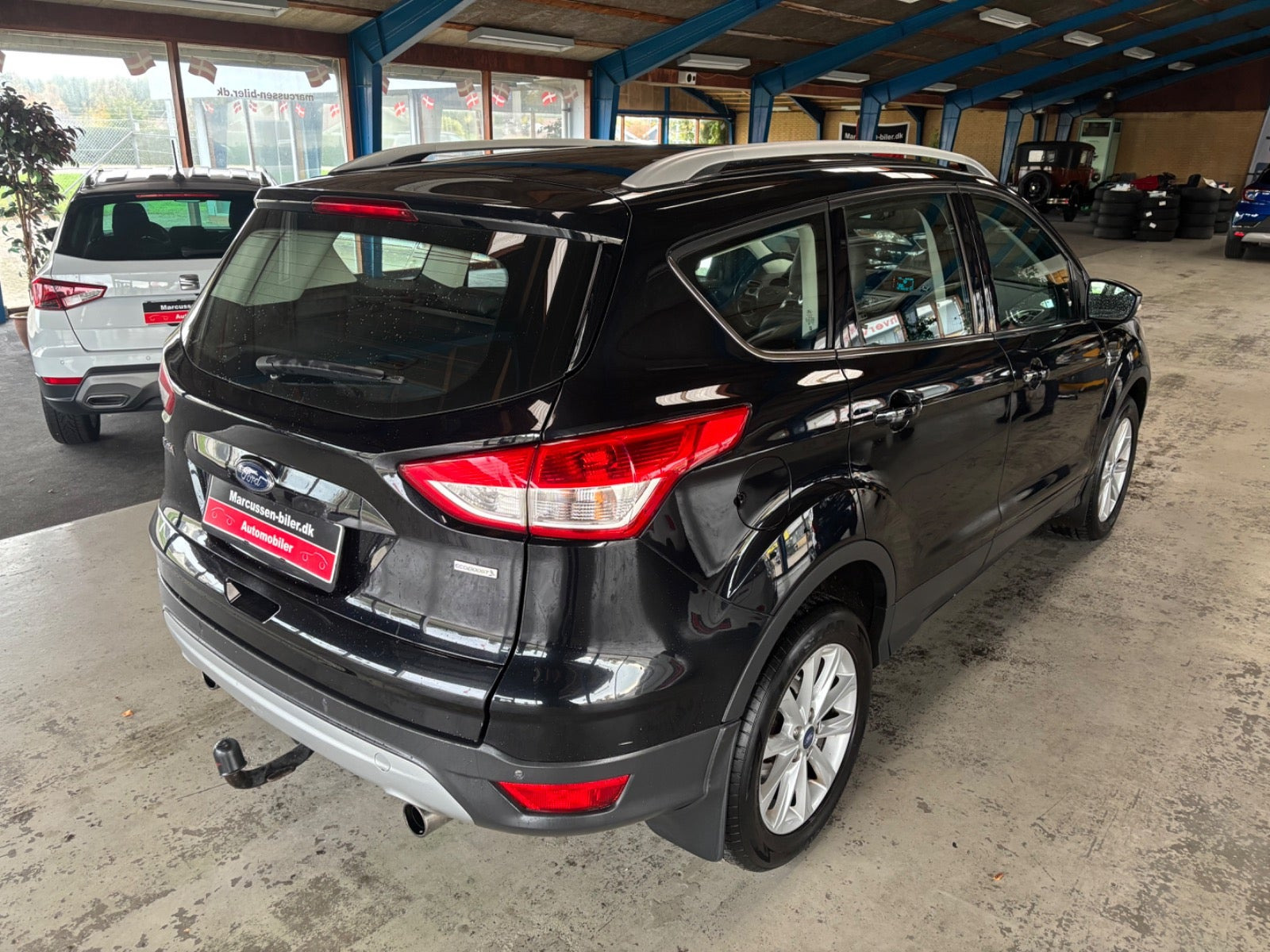 Sort Ford Kuga fra 2015