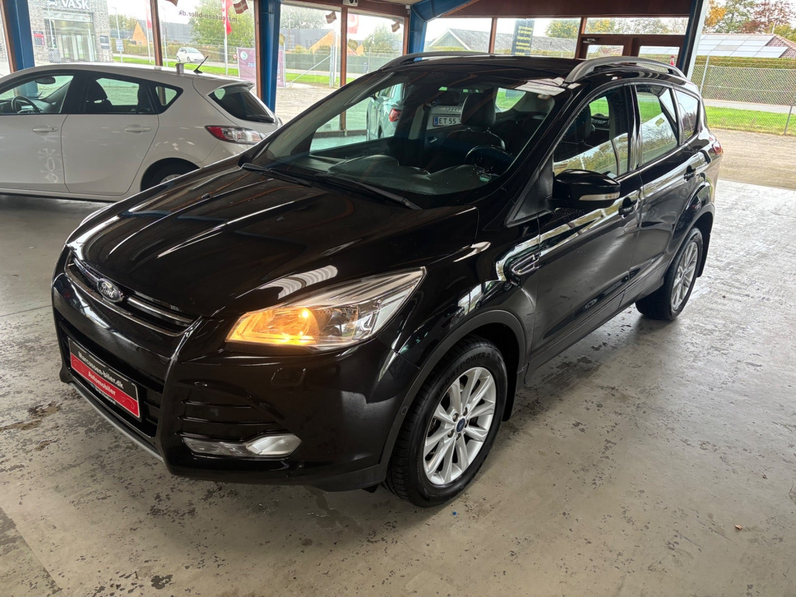 Sort Ford Kuga fra 2015