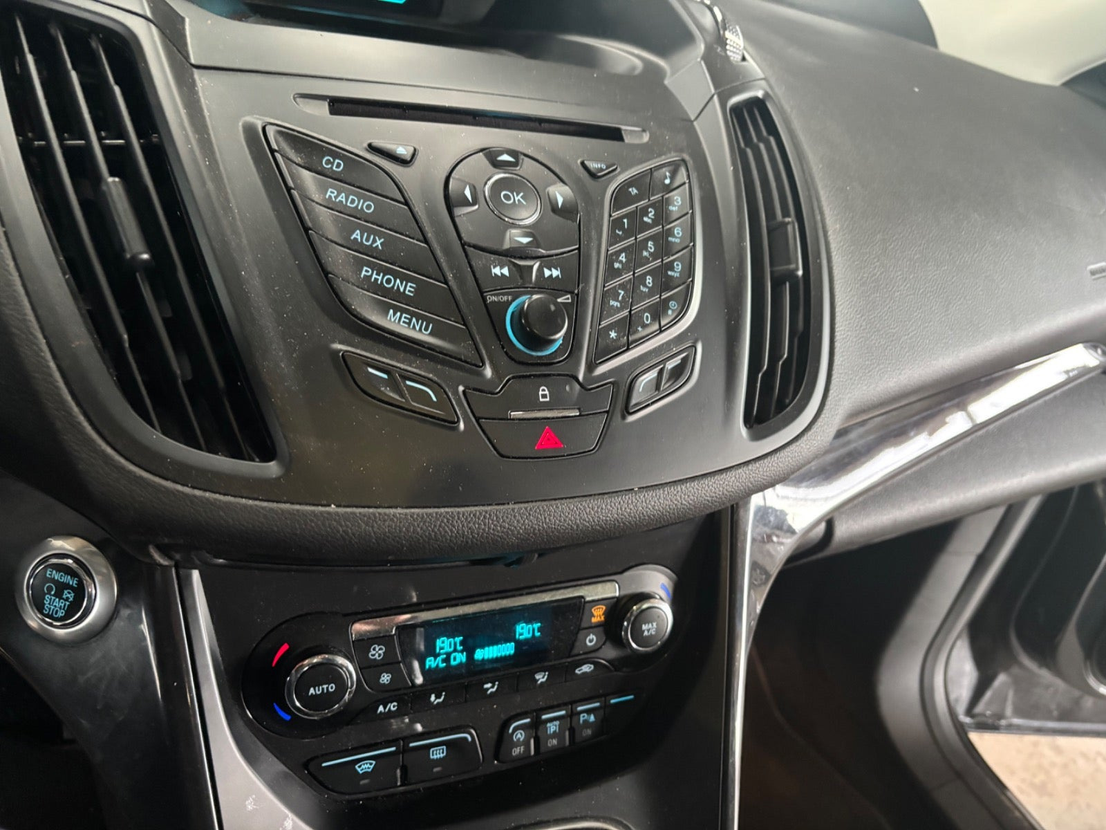Sort Ford Kuga fra 2015