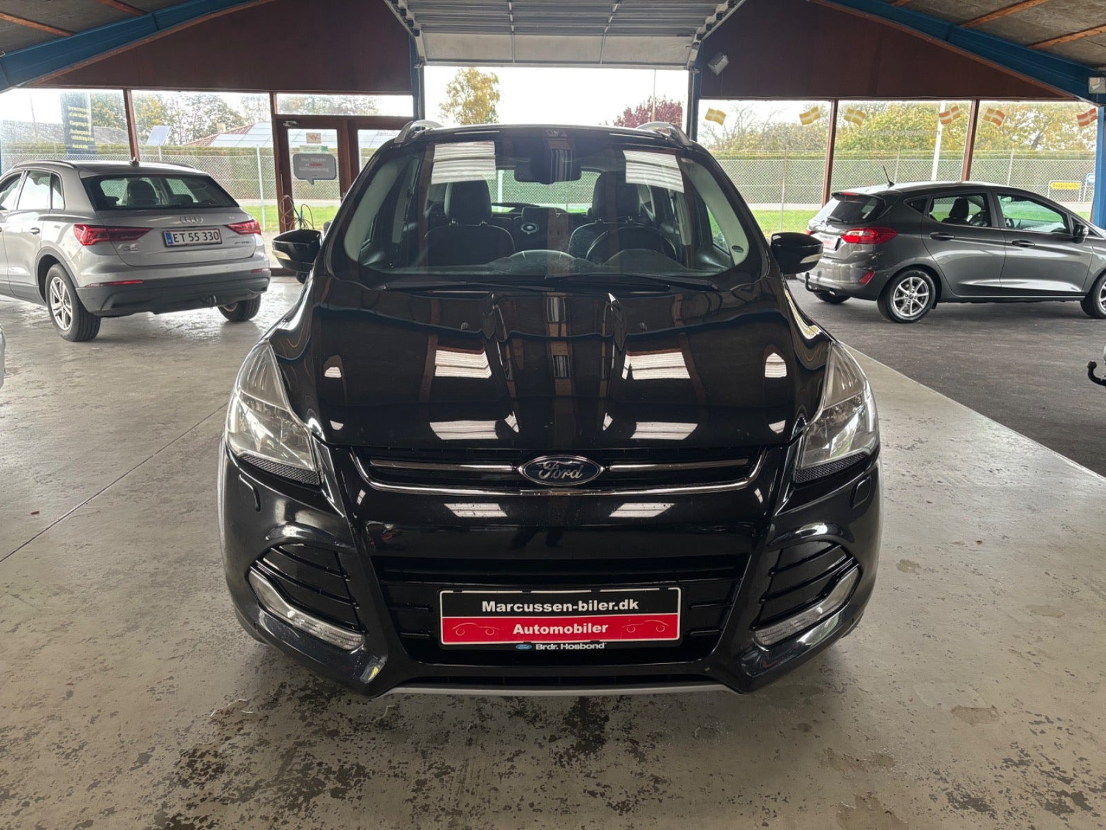 Sort Ford Kuga fra 2015