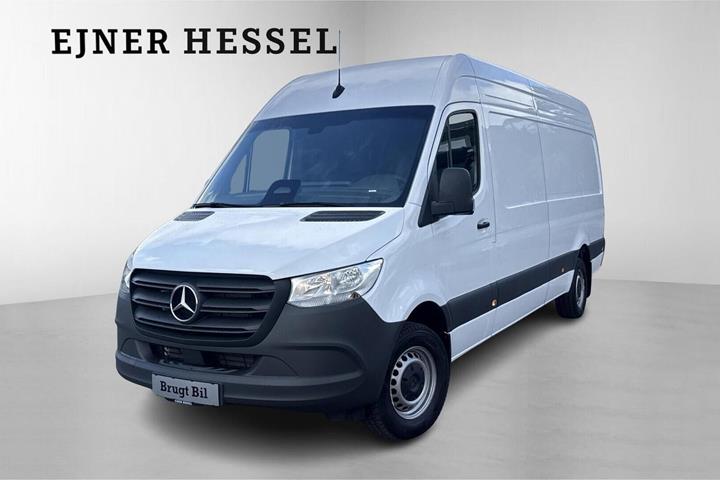 Hvid Mercedes Sprinter 317 fra 2025