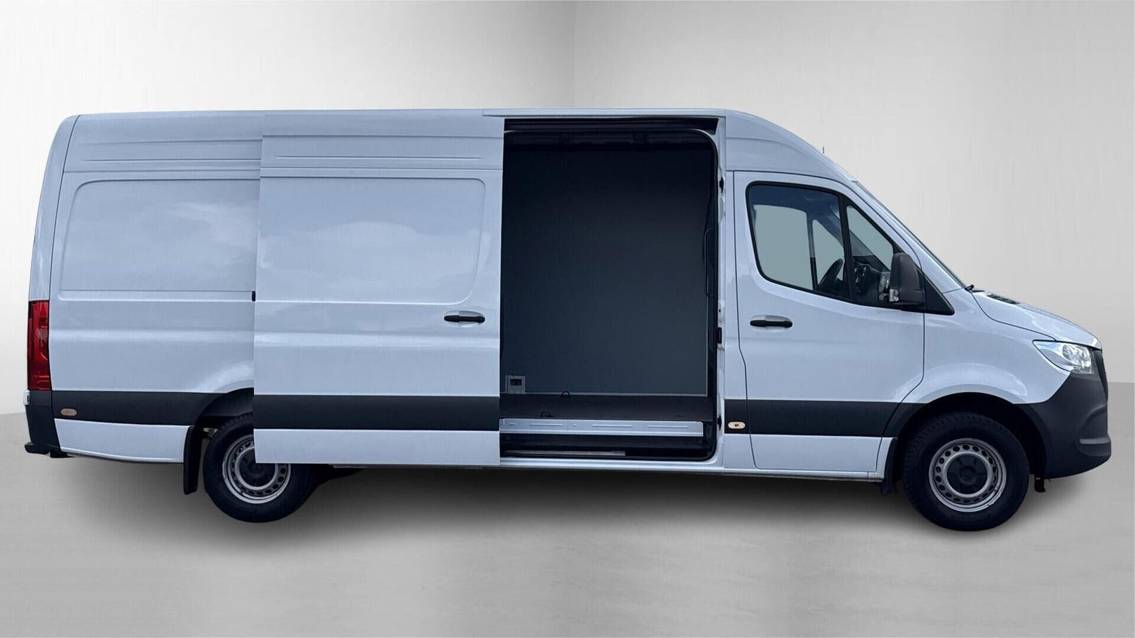 Hvid Mercedes Sprinter 317 fra 2025