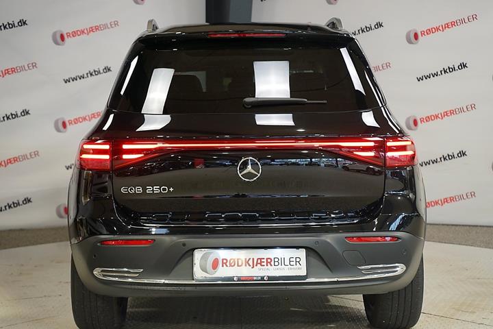 Sort Mercedes EQB250+ fra 2025