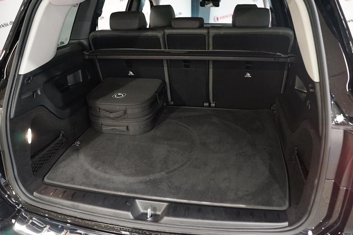 Sort Mercedes EQB250+ fra 2025
