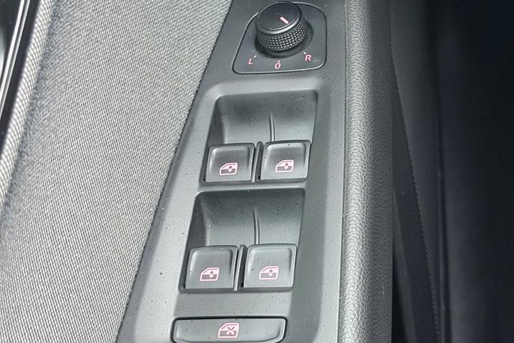 Grå Seat Leon fra 2019