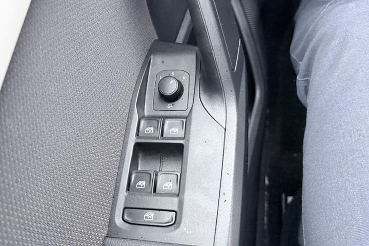Rød Seat Arona fra 2019