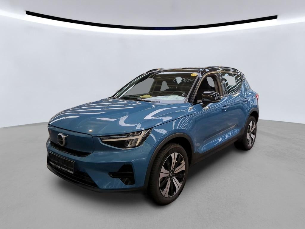 Blå Volvo XC40 fra 2023