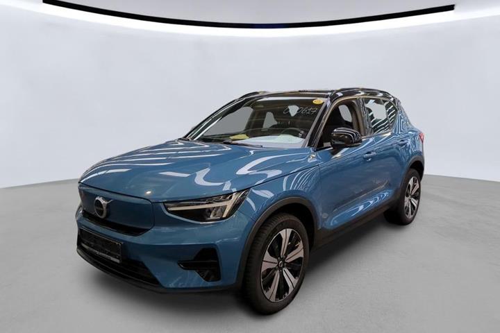 Blå Volvo XC40 fra 2023