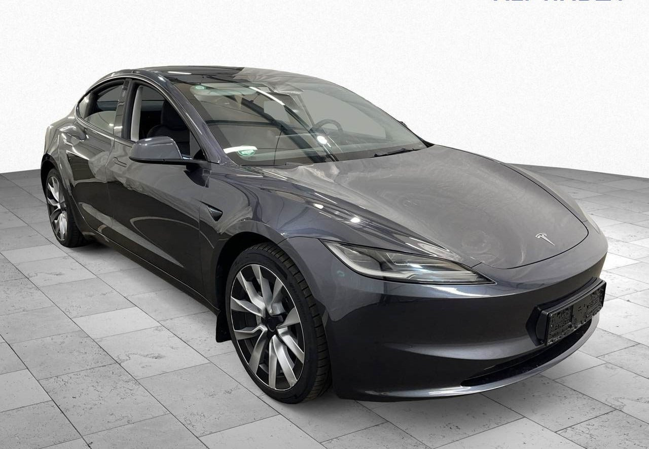 Tesla Model 3 Long Range AWD