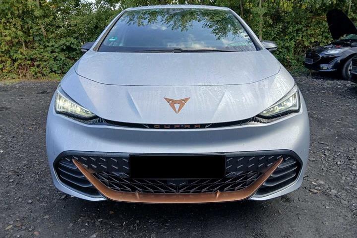 Sølv Cupra Born fra 2023
