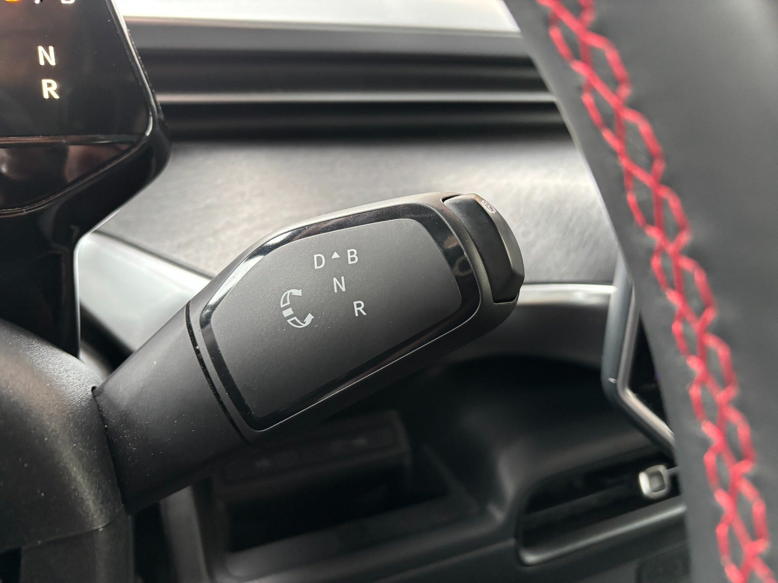 Sølv VW ID.Buzz fra 2025