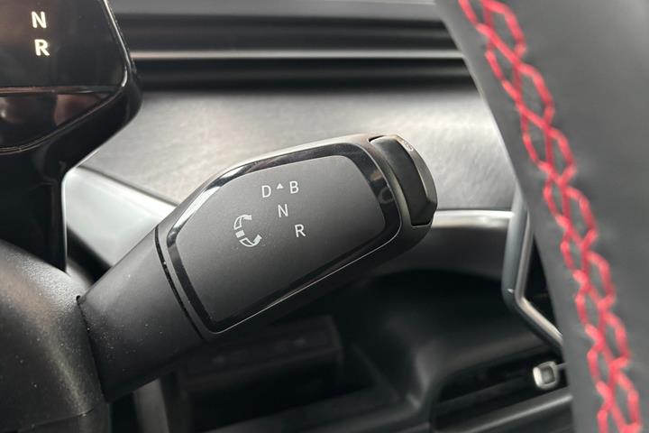 Sølv VW ID.Buzz fra 2025