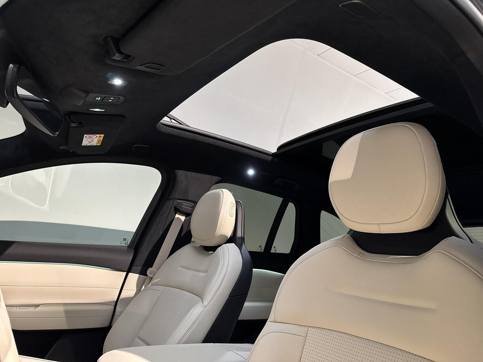 Beige Nio EL6 fra 2026
