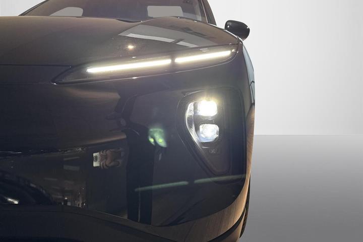 Beige Nio EL6 fra 2026