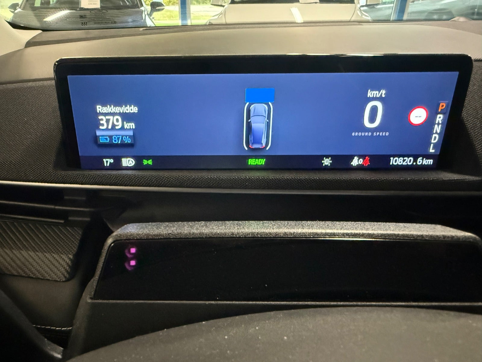 Grå Ford Mustang Mach-E fra 2025