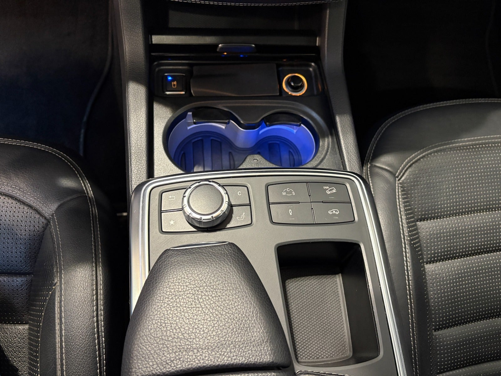 Hvid Mercedes ML63 fra 2013