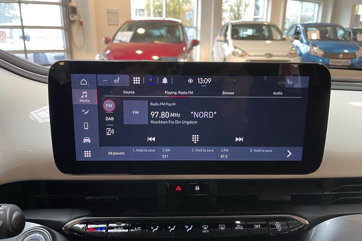 Hvid Fiat 500e fra 2024