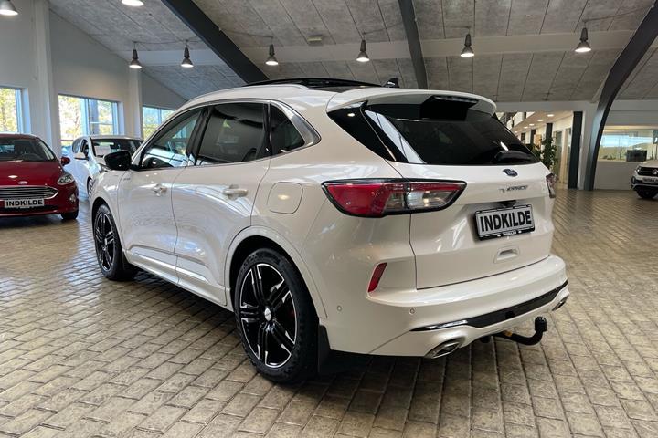 Hvid Ford Kuga fra 2020