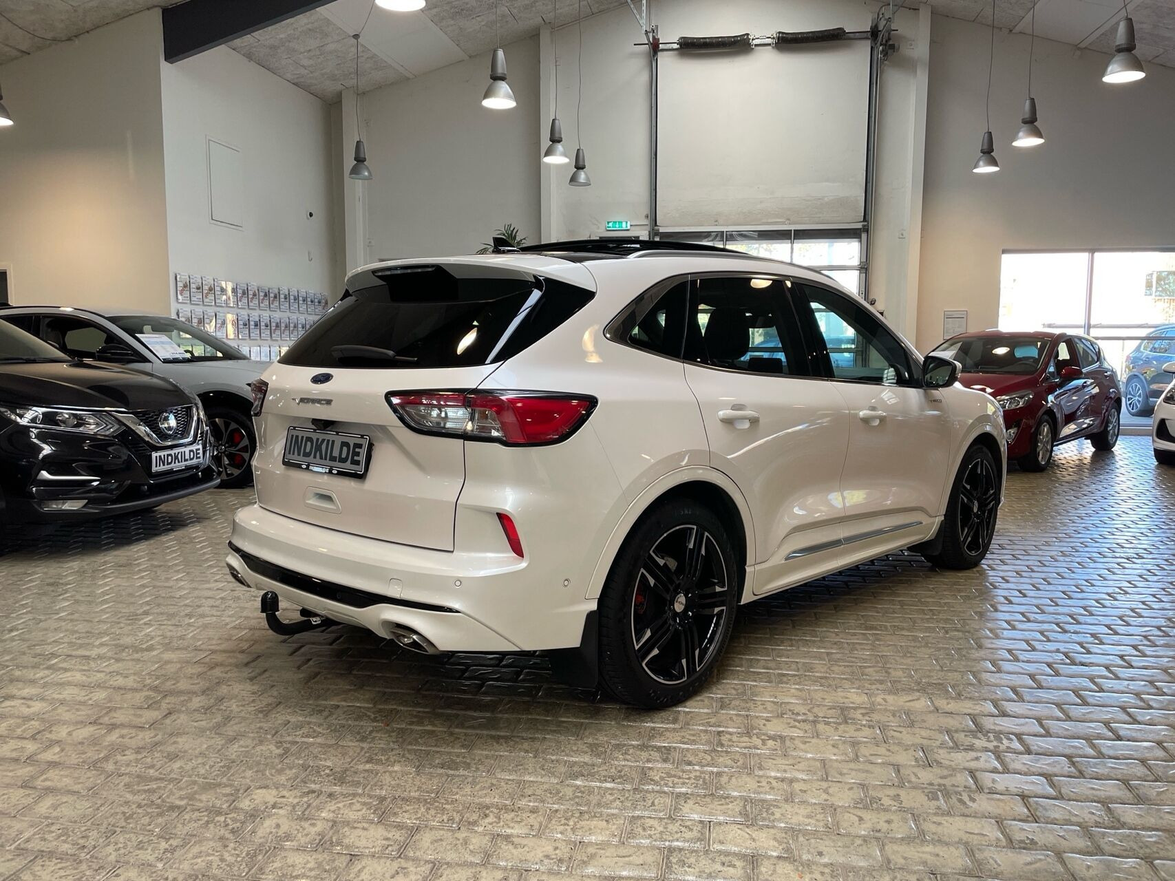 Hvid Ford Kuga fra 2020