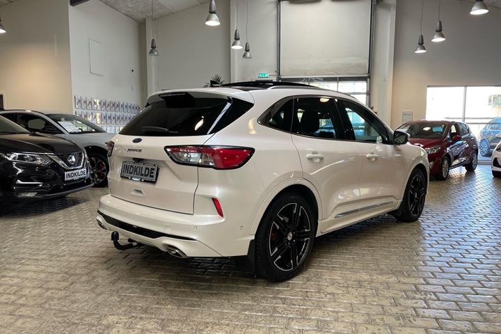 Hvid Ford Kuga fra 2020