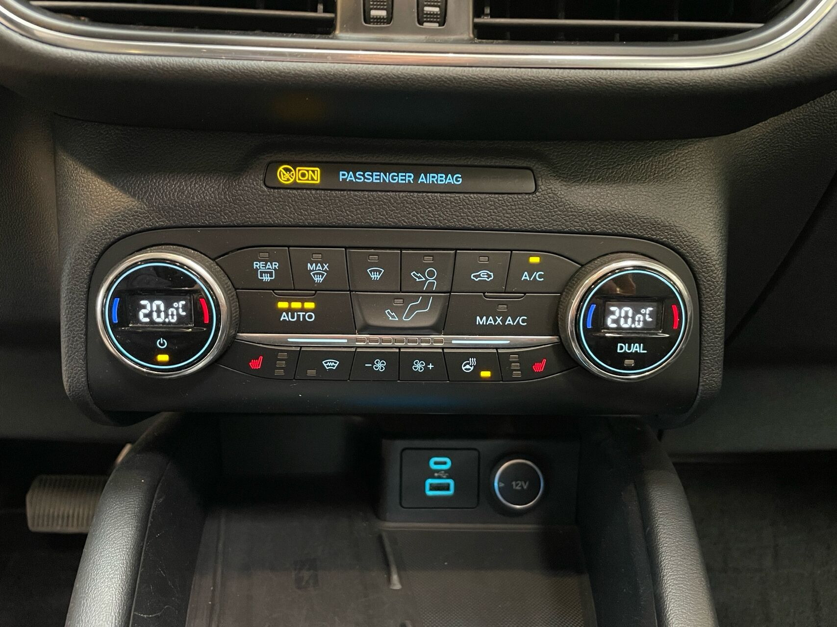Hvid Ford Kuga fra 2020
