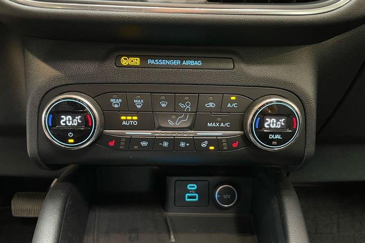 Hvid Ford Kuga fra 2020